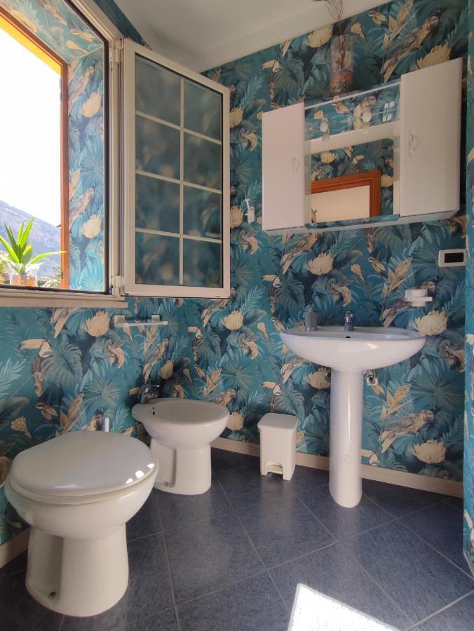 Casa Vacanze Isolotto Изола-делле-Феммине Экстерьер фото