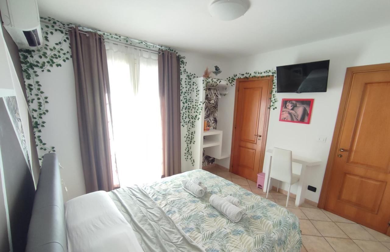 Casa Vacanze Isolotto Изола-делле-Феммине Экстерьер фото