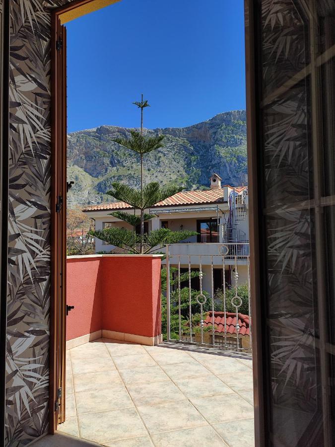 Casa Vacanze Isolotto Изола-делле-Феммине Экстерьер фото