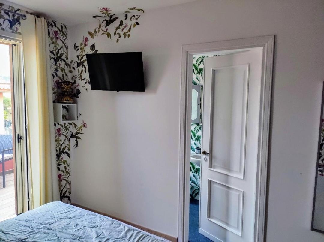 Casa Vacanze Isolotto Изола-делле-Феммине Экстерьер фото