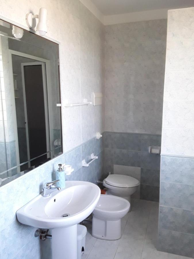 Casa Vacanze Isolotto Изола-делле-Феммине Экстерьер фото