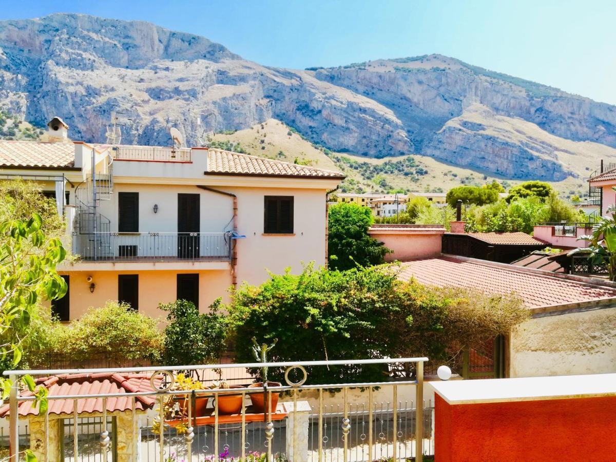 Casa Vacanze Isolotto Изола-делле-Феммине Экстерьер фото