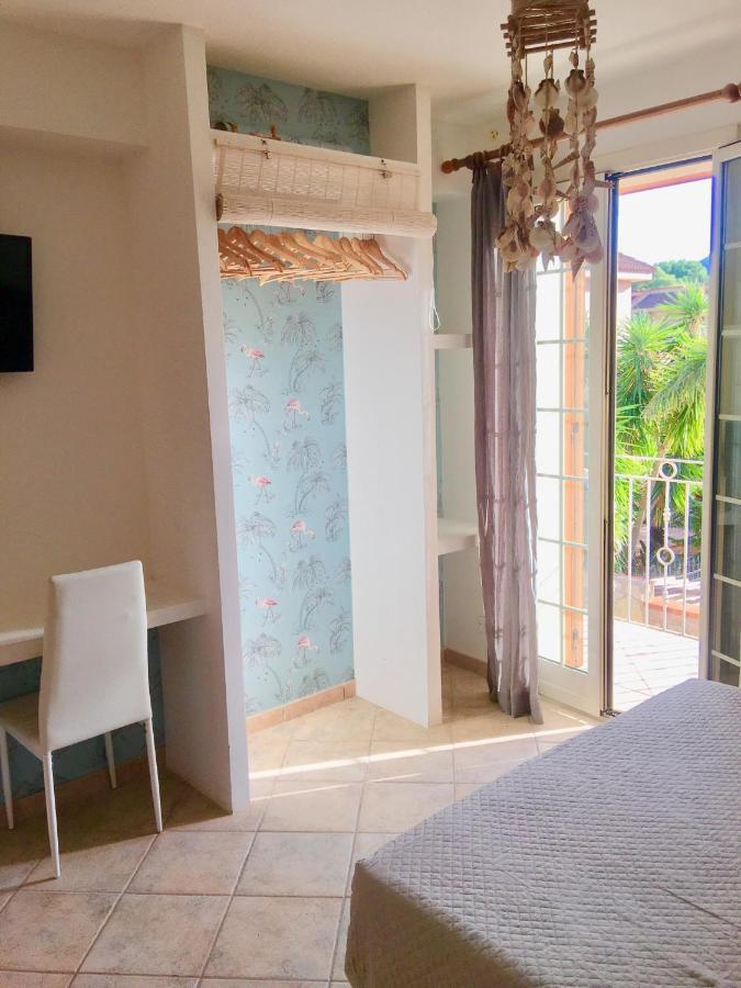 Casa Vacanze Isolotto Изола-делле-Феммине Экстерьер фото